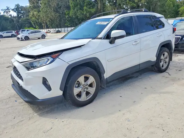 2T3W1RFV4MC115217 — 2021 Toyota RAV4, Передняя часть (Front End), фото до ремонта