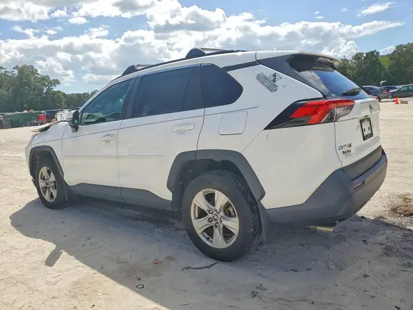 2T3W1RFV4MC115217 — 2021 Toyota RAV4, фото 2 с аукциона Copart 29.09.2026, Передняя часть