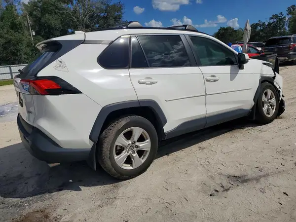 2T3W1RFV4MC115217 — 2021 Toyota RAV4, фото 3 с аукциона Copart 29.09.2026, Передняя часть