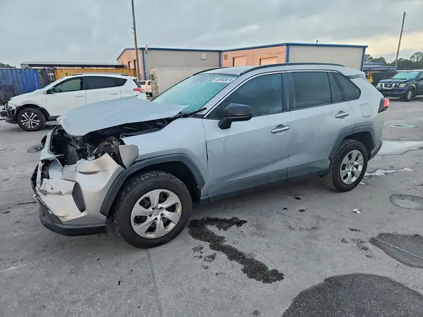 2T3H1RFV6MW124704 — 2021 Toyota RAV4, Передняя часть (Front End), фото до ремонта