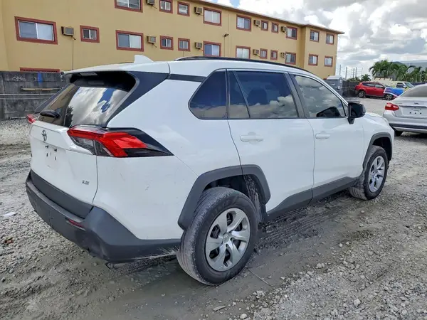 2T3H1RFV0MC134825 — 2021 Toyota RAV4, фото 3 с аукциона Copart, Мелкие вмятины и царапины