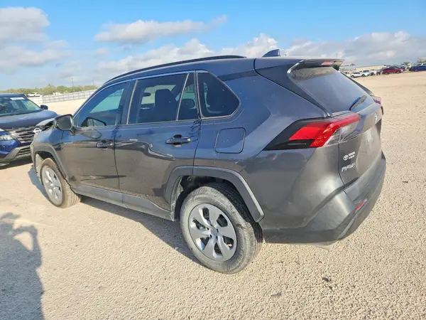 2T3H1RFV0MC107320 — 2021 Toyota RAV4, фото 2 с аукциона Copart, Передняя часть