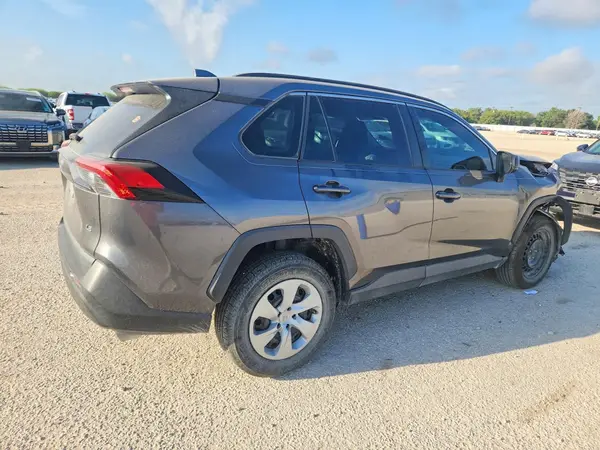 2T3H1RFV0MC107320 — 2021 Toyota RAV4, фото 3 с аукциона Copart, Передняя часть