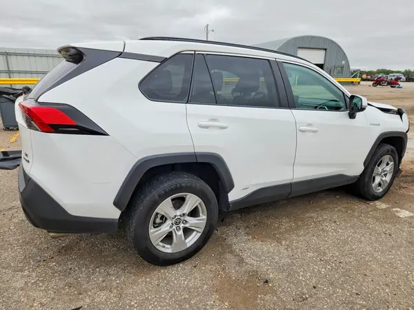 2T3MWRFV5MW114830 — 2021 Toyota RAV4, фото 3 с аукциона Copart, Передняя часть