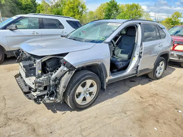 4T3RWRFV4MU037387 — 2021 Toyota RAV4, Передняя часть (Front End), фото до ремонта