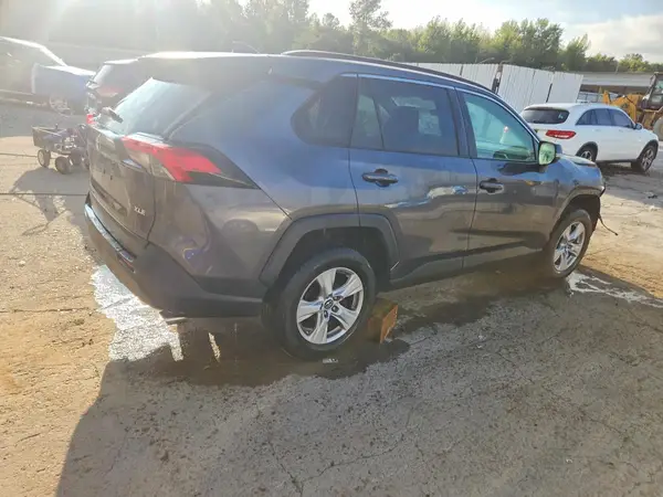 2T3W1RFV8MC101630 — 2021 Toyota RAV4, фото 3 с аукциона Copart, Передняя часть