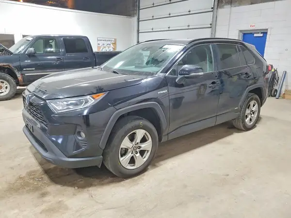 4T3RWRFV1MU023317 — 2021 Toyota RAV4, Задняя часть (Rear End), фото до ремонта