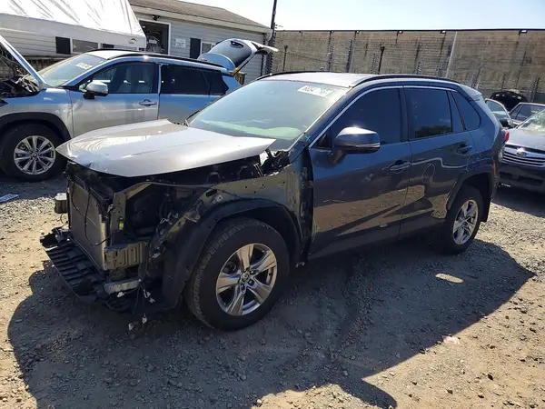 2T3P1RFV9NC317377 — 2022 Toyota RAV4, Передняя часть (Front End), фото до ремонта