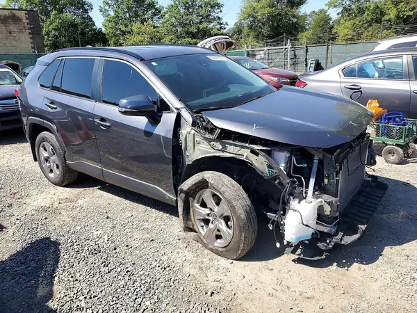 2T3P1RFV9NC317377 — 2022 Toyota RAV4, фото 4 с аукциона Copart, Передняя часть