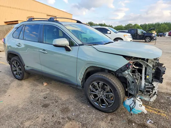 JTMB6RFV6ND065210 — 2022 Toyota RAV4, фото 4 с аукциона Copart, Передняя часть