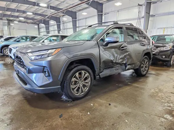 4T3B6RFVXNU076259 — 2022 Toyota RAV4, Боковая часть (Side), фото до ремонта