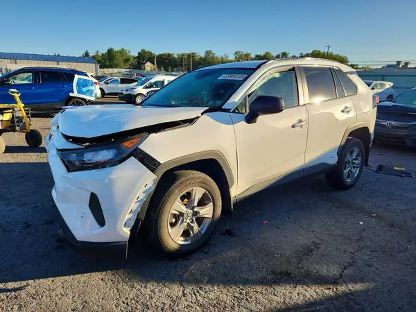 4T3LWRFV2NU070251 — 2022 Toyota RAV4, Передняя часть (Front End), фото до ремонта