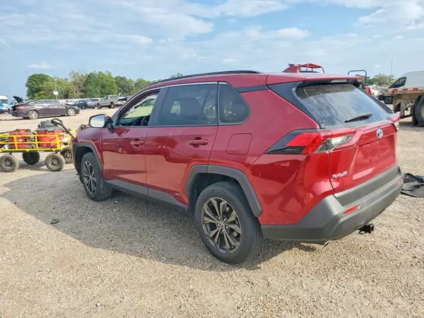 JTMB6RFV6ND064672 — 2022 Toyota RAV4, фото 2 с аукциона Copart 08.10.2026, Передняя часть