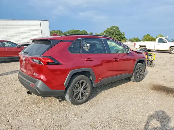 JTMB6RFV6ND064672 — 2022 Toyota RAV4, фото 3 с аукциона Copart 08.10.2026, Передняя часть