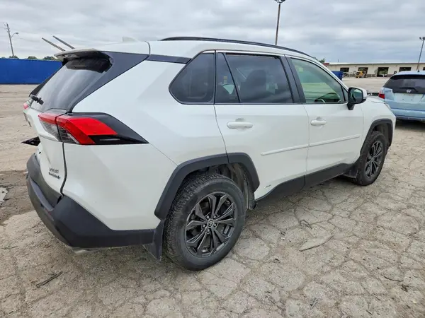 JTMB6RFV4ND070759 — 2022 Toyota RAV4, фото 3 с аукциона Copart, Задняя часть