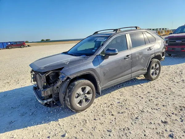 4T3RWRFV4NU055762 — 2022 Toyota RAV4, Передняя часть (Front End), фото до ремонта