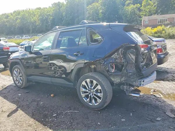 2T3A1RFV4NC315090 — 2022 Toyota RAV4, фото 2 с аукциона Copart, Задняя часть