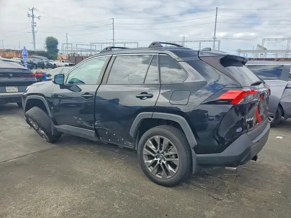 2T3C1RFV7PW275307 — 2023 Toyota RAV4, фото 2 с аукциона Copart, Повреждения снизу