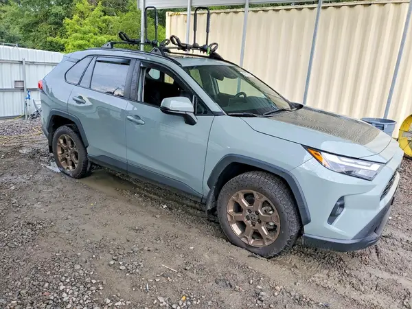 2T3A1RFV3PW352861 — 2023 Toyota RAV4, фото 4 с аукциона Copart, Боковая часть