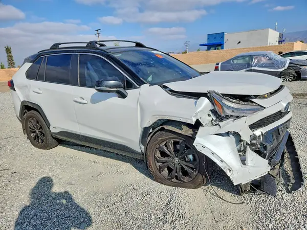 4T3E6RFVXPU106201 — 2023 Toyota RAV4, фото 4 с аукциона Copart, Передняя часть