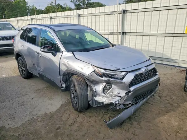 JTMB6RFV5PD112035 — 2023 Toyota RAV4, фото 4 с аукциона Copart, Передняя часть