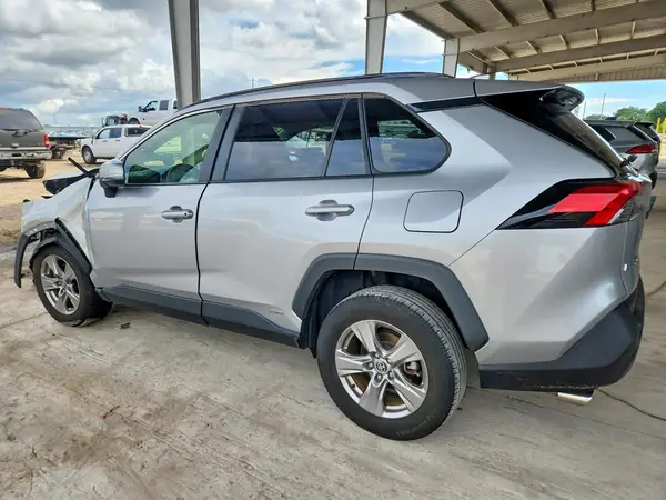 JTMRWRFV6PJ057840 — 2023 Toyota RAV4, фото 2 с аукциона Copart, Передняя часть