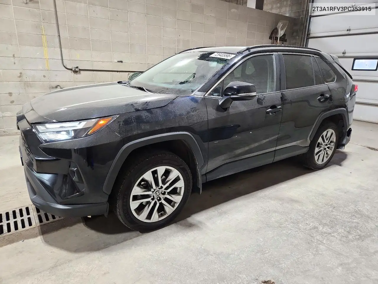 2T3A1RFV3PC353915 Toyota RAV4 2023 — повреждение Задняя часть, фото до ремонта