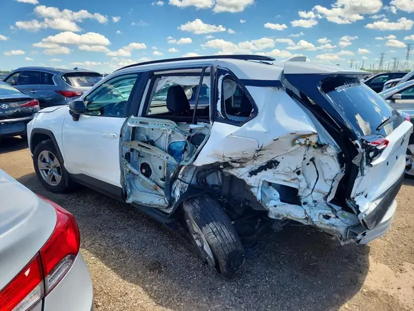 4T3LWRFV2RU114559 — 2024 Toyota RAV4, фото 2 с аукциона Copart 13.10.2026, Повреждения со всех сторон