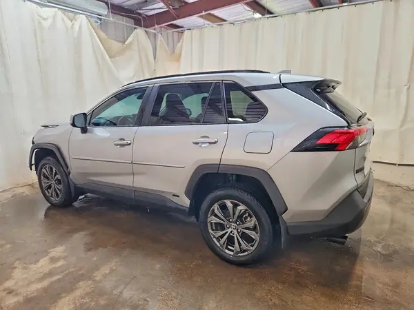 2T3B6RFV9RW082351 — 2024 Toyota RAV4, фото 2 с аукциона Copart 08.10.2026, Передняя часть