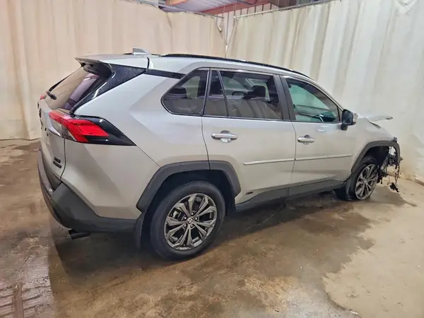 2T3B6RFV9RW082351 — 2024 Toyota RAV4, фото 3 с аукциона Copart 08.10.2026, Передняя часть