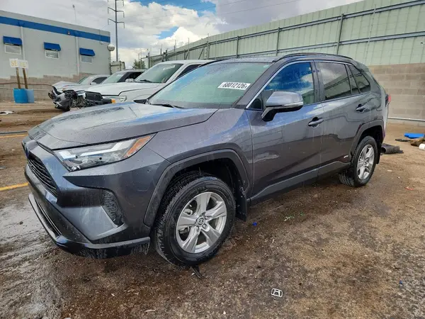 4T3RWRFV2RU153405 — 2024 Toyota RAV4, Передняя часть (Front End), фото до ремонта