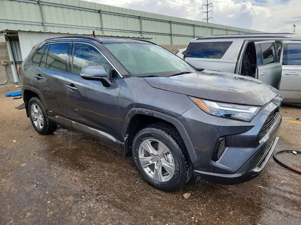 4T3RWRFV2RU153405 — 2024 Toyota RAV4, фото 4 с аукциона Copart, Передняя часть