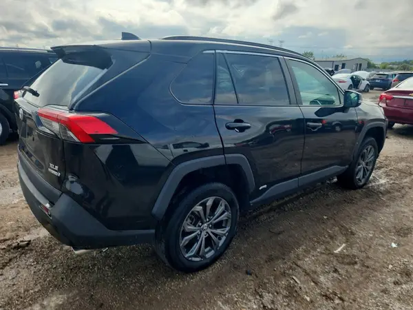 4T3B6RFV5RU142349 — 2024 Toyota RAV4, фото 3 с аукциона Copart, Боковая часть