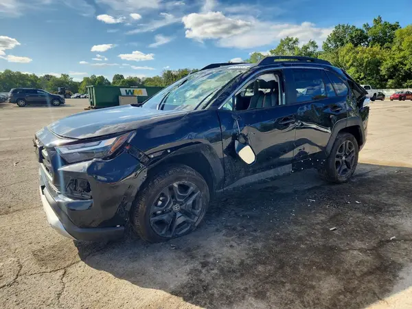 2T3J1RFV0RW472121 — 2024 Toyota RAV4, Опрокидывание (Rollover), фото до ремонта