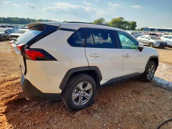 4T3RWRFV1RU135316 — 2024 Toyota RAV4, фото 3 с аукциона Copart, Задняя часть