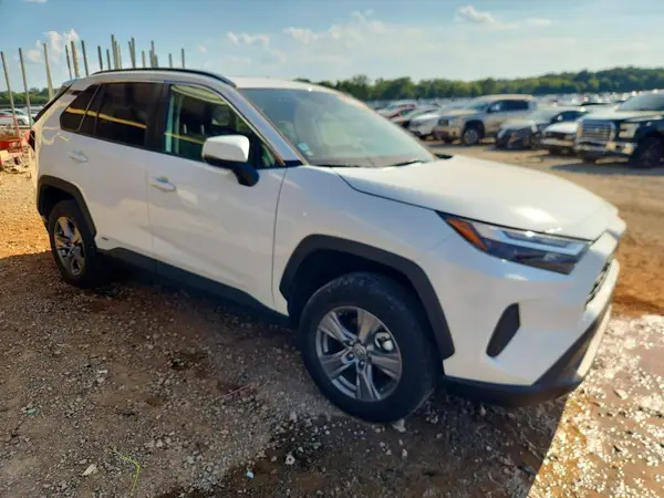 4T3RWRFV1RU135316 — 2024 Toyota RAV4, фото 4 с аукциона Copart, Задняя часть