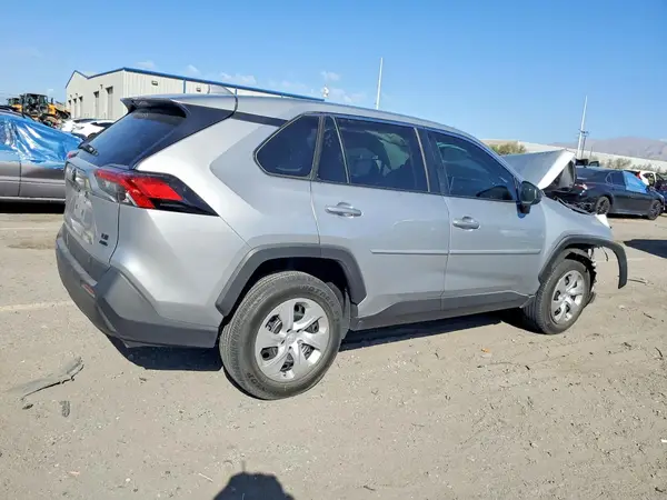 2T3F1RFV0RC407082 — 2024 Toyota RAV4, фото 3 с аукциона Copart, Передняя часть