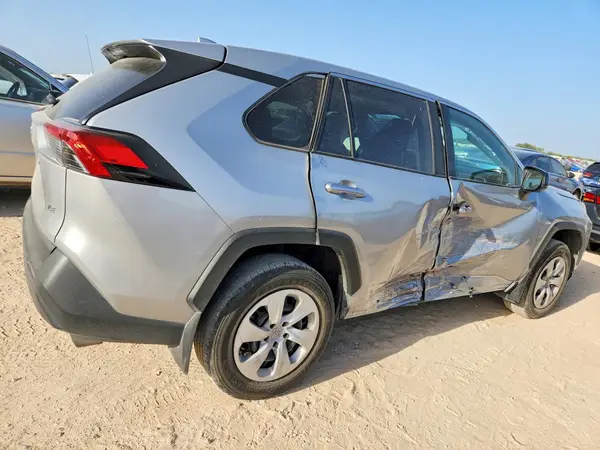 2T3H1RFV4RW336038 — 2024 Toyota RAV4, фото 3 с аукциона Copart, Боковая часть
