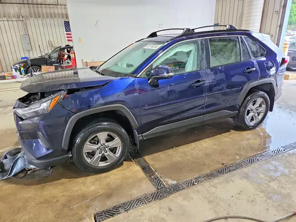 2T3P1RFV0RW437167 — 2024 Toyota RAV4, Передняя часть (Front End), фото до ремонта