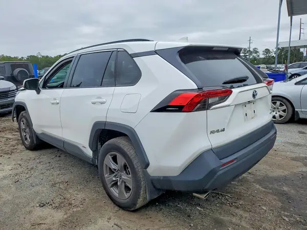 4T3RWRFV2RU133428 — 2024 Toyota RAV4, фото 2 с аукциона Copart, Передняя часть