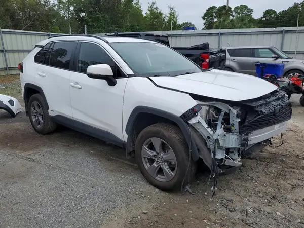 4T3RWRFV2RU133428 — 2024 Toyota RAV4, фото 4 с аукциона Copart, Передняя часть