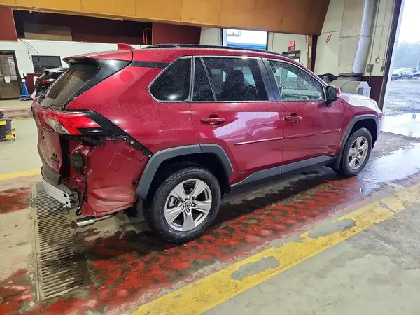 JTMMWRFV6RD271271 — 2024 Toyota RAV4, фото 3 с аукциона Copart, Задняя часть