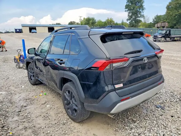 2T3J1RFV2RW466868 — 2024 Toyota RAV4, фото 2 с аукциона Copart 06.10.2026, Боковая часть