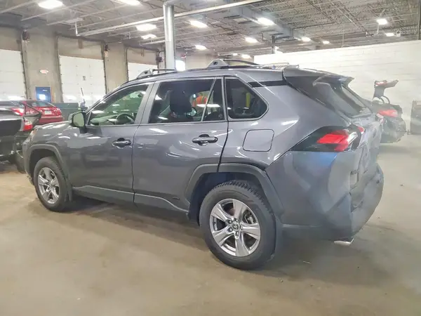 JTMRWRFV0RD228700 — 2024 Toyota RAV4, фото 2 с аукциона Copart, Задняя часть