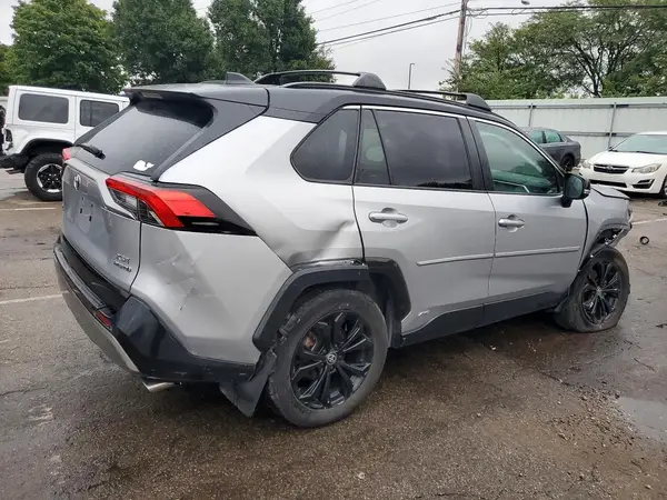 4T3E6RFV1RU152857 — 2024 Toyota RAV4, фото 3 с аукциона Copart 02.10.2026, Передняя часть