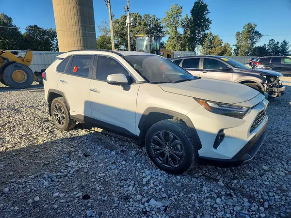 JTMD6RFV1RJ048797 — 2024 Toyota RAV4, фото 4 с аукциона Copart, Боковая часть