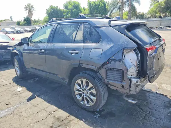 JTMW1RFV2SD128685 — 2025 Toyota RAV4, фото 2 с аукциона Copart 13.10.2026, Вандализм