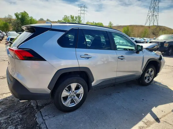 4T3LWRFV1SU187511 — 2025 Toyota RAV4, фото 3 с аукциона Copart, Передняя часть
