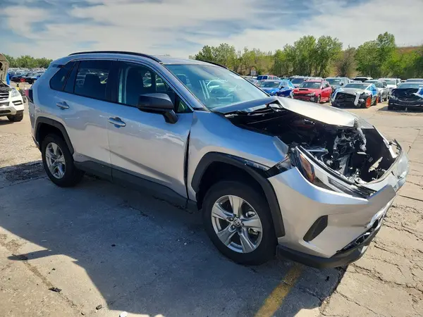 4T3LWRFV1SU187511 — 2025 Toyota RAV4, фото 4 с аукциона Copart, Передняя часть