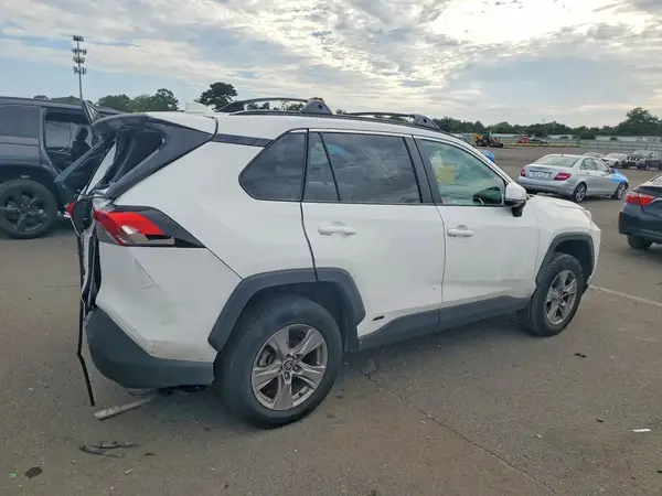 2T3RWRFV9SW272025 — 2025 Toyota RAV4, фото 3 с аукциона Copart, Задняя часть